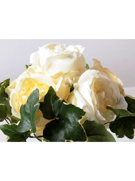 Bouquet artificiel de roses blanches