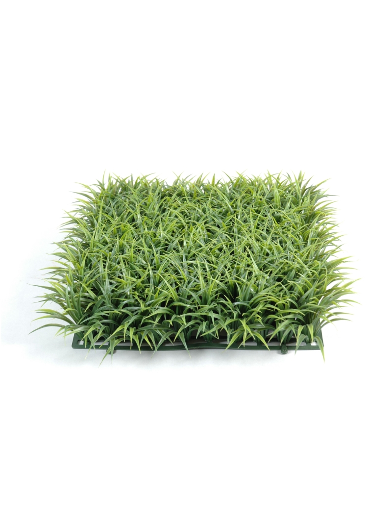 Herbe artificielle en plaque de 27 par 27 cm